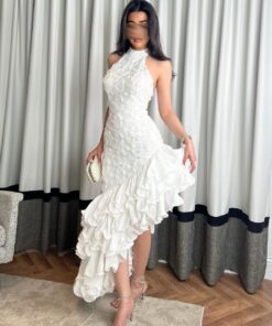 فساتين لون أبيض