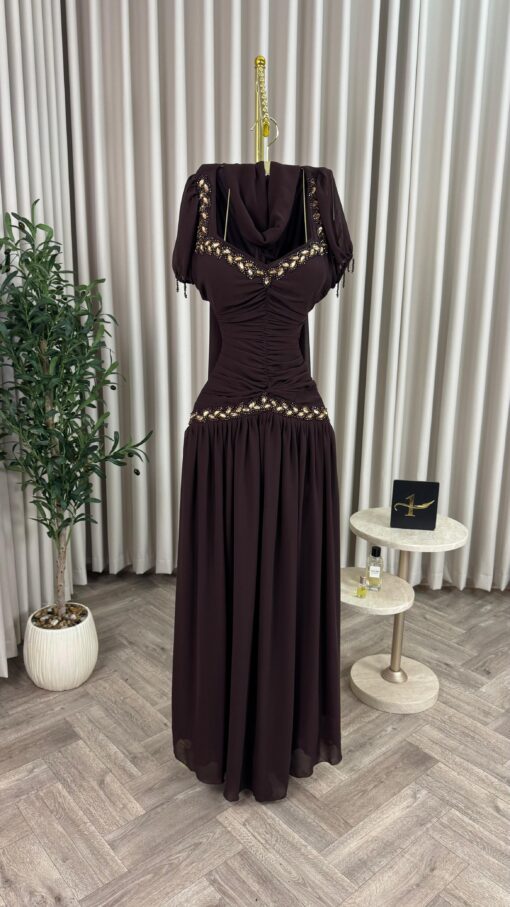 ⁦فستان سهرة بني⁩ - الصورة ⁦3⁩