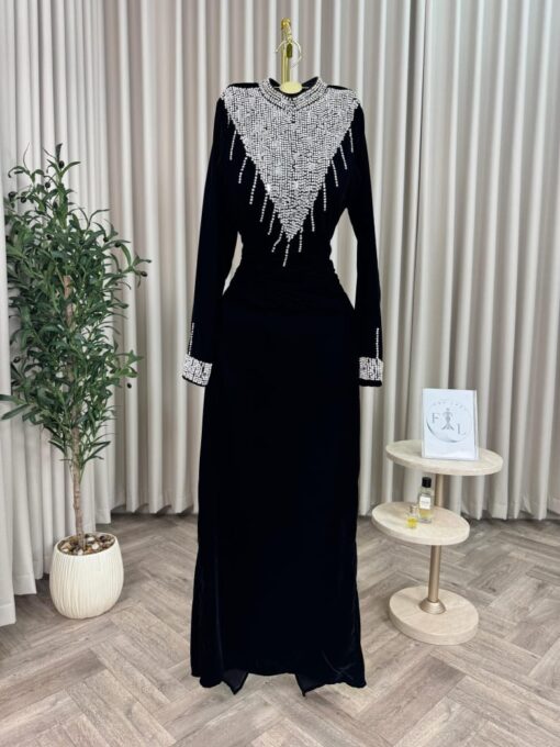 ⁦فستان سهرة مخمل لون أسود⁩ - الصورة ⁦4⁩