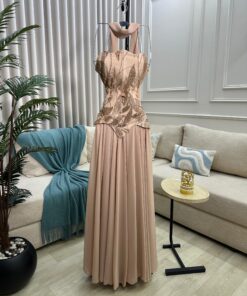 فستان سهرة بيج ناعم