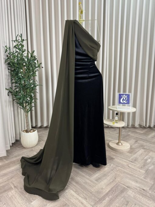 ⁦فستان سهرة مخمل⁩ - الصورة ⁦5⁩
