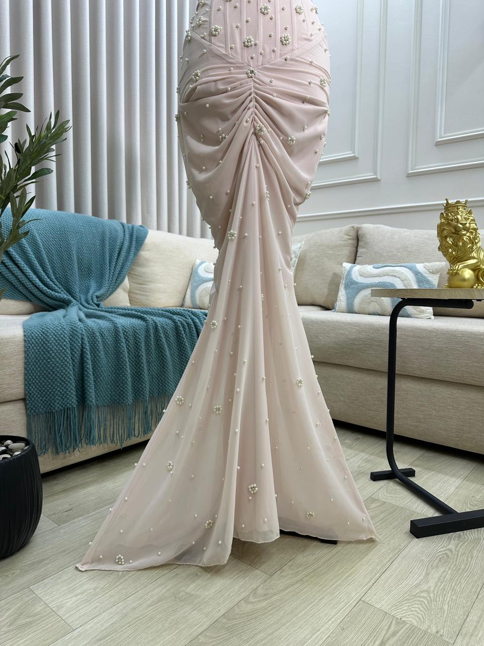 فستان سهرة ناعم - الصورة 4