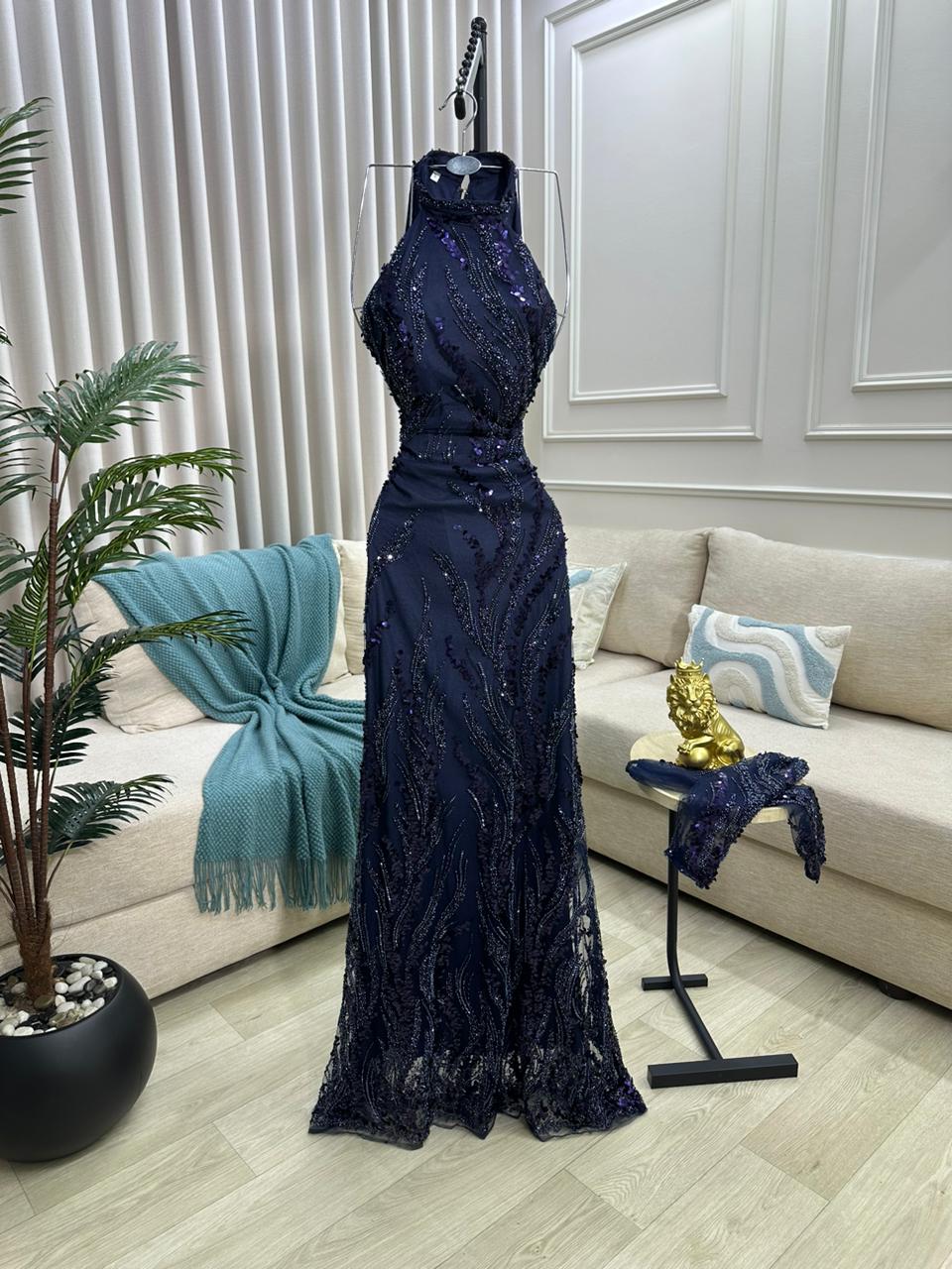 فستان كحلي مطرز - الصورة 2