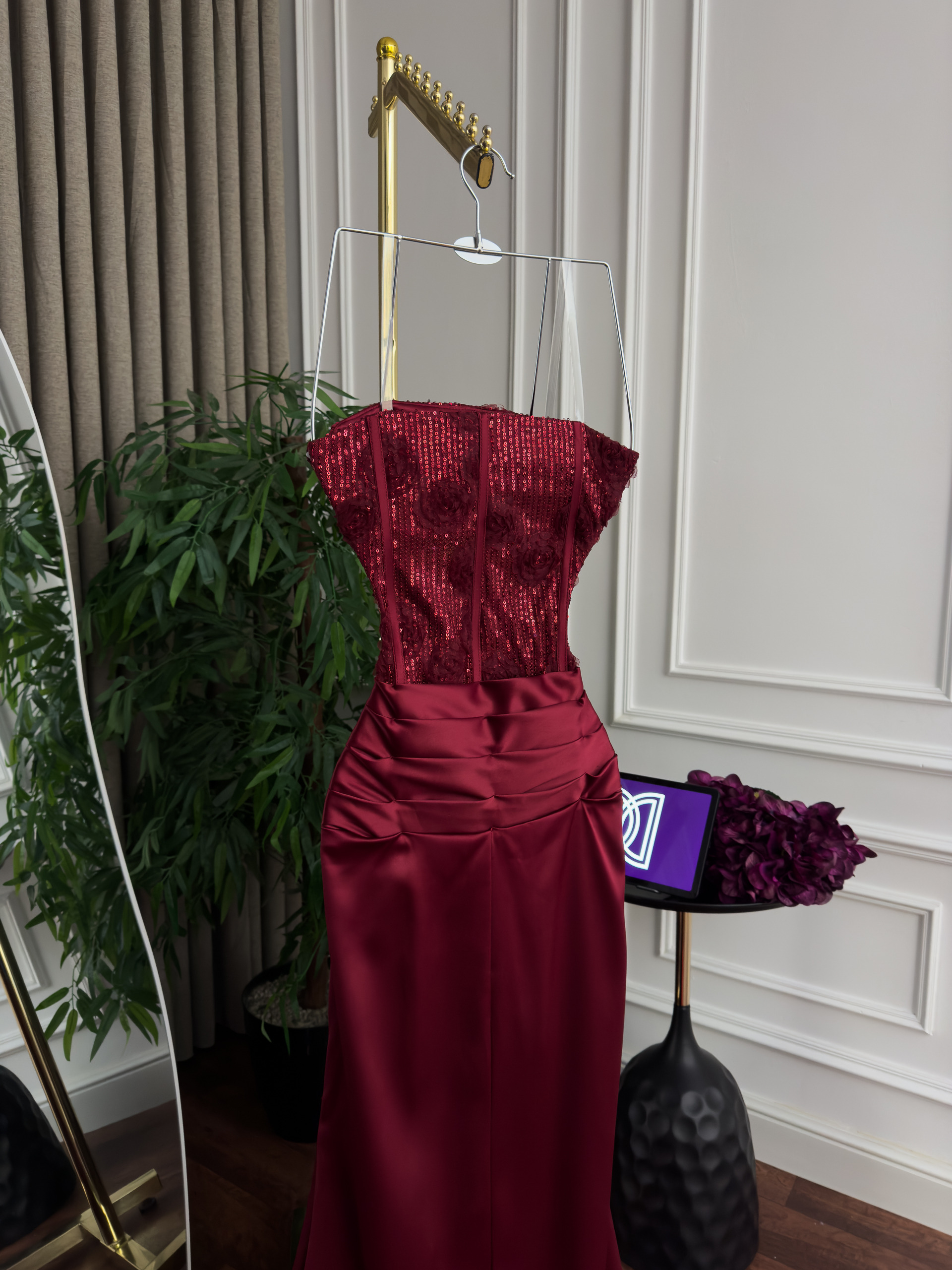 فستان عنّابي طويل - الصورة 4