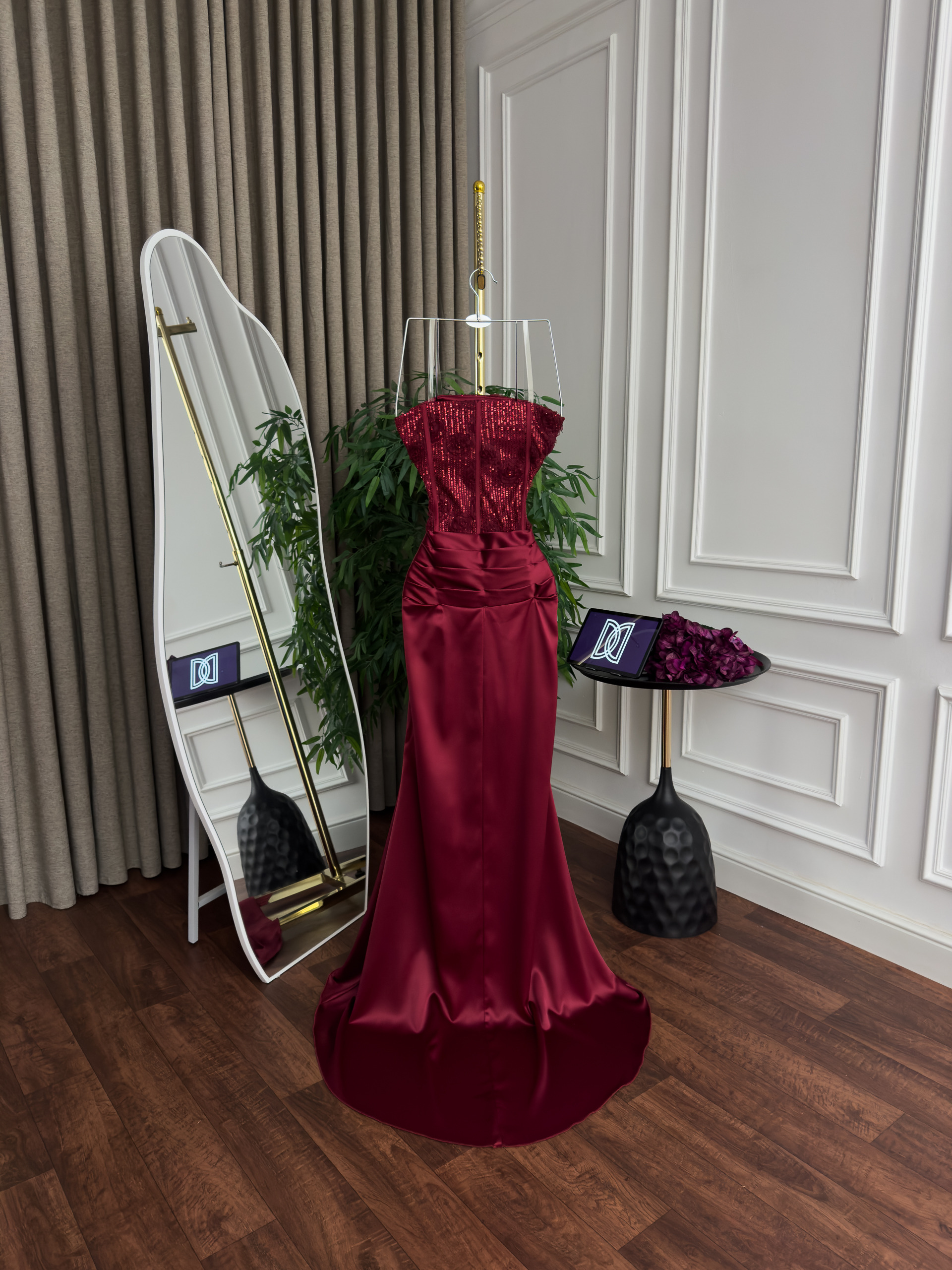 فستان عنّابي طويل - الصورة 2