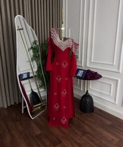 فستان سهرة أحمر ملكي