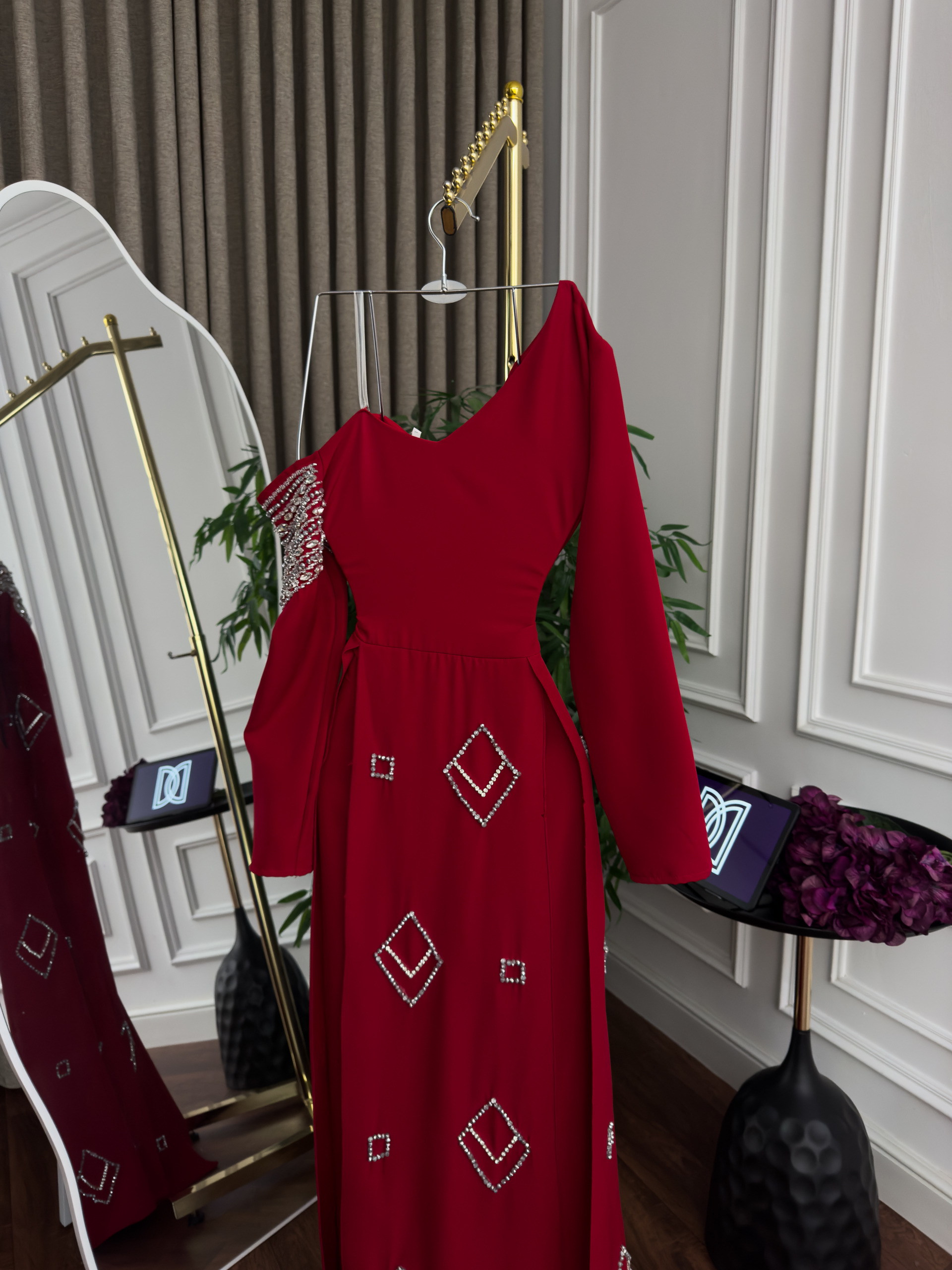 فستان سهرة أحمر ملكي - الصورة 4
