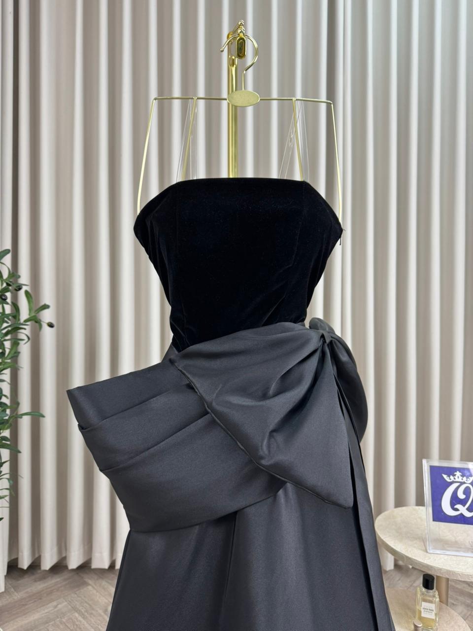 فستان سهرة بلون أسود - الصورة 5