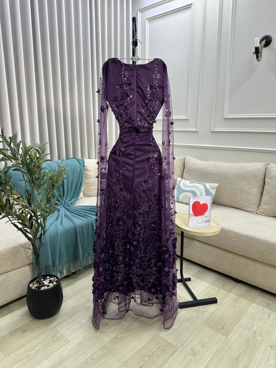 فستان سهرة بنفسجي فخم مطرز - الصورة 3
