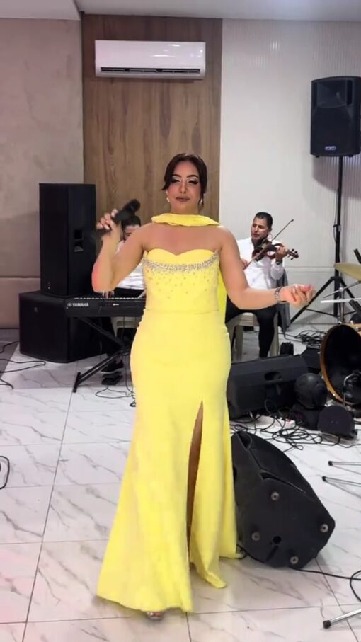 فساتين سهرة لون أصفر