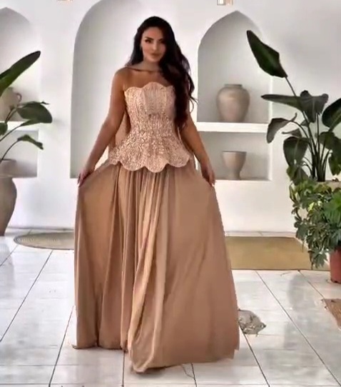 فساتين سهرة لون بيج