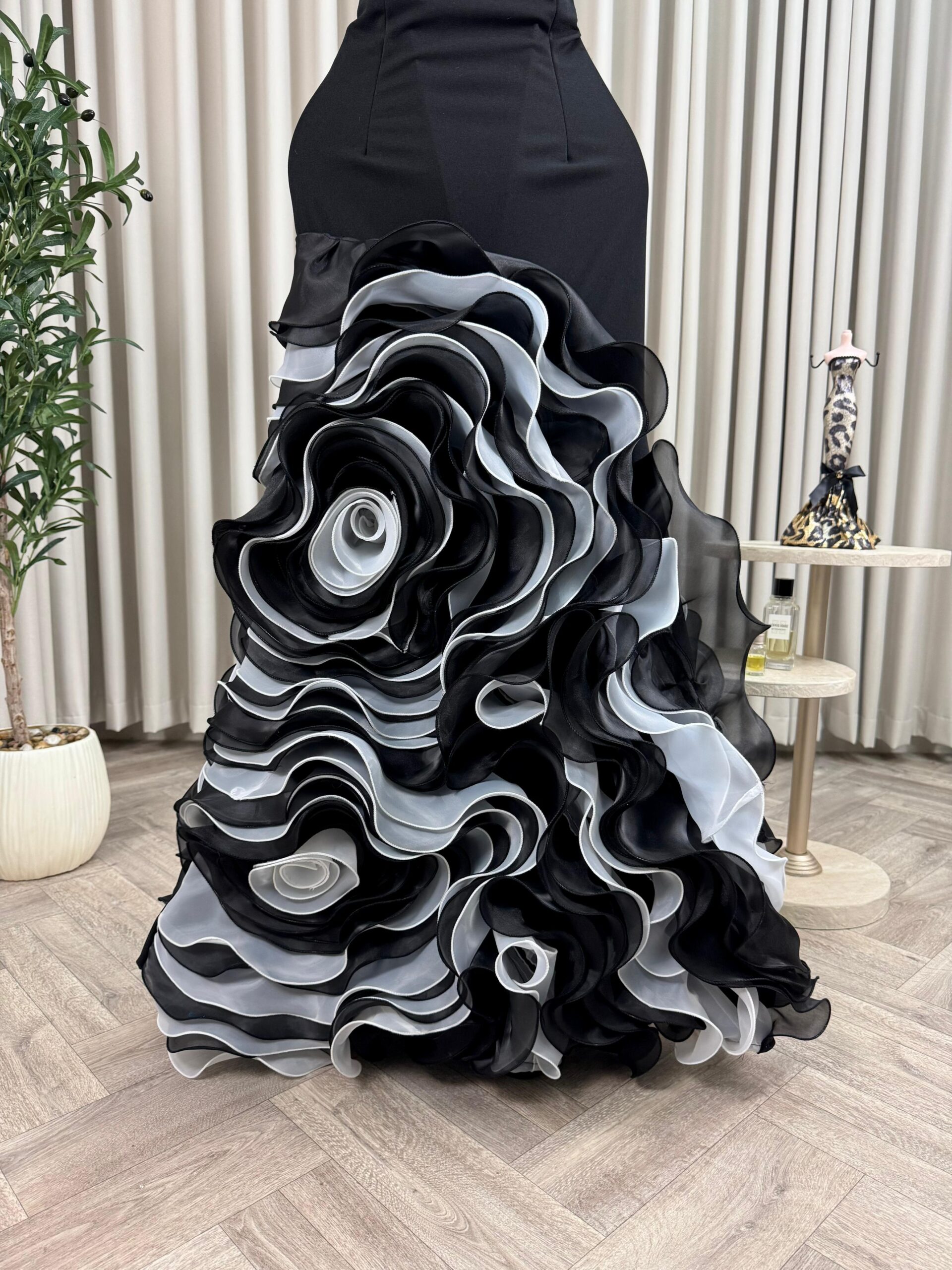 فستان مناسبة أسود طويل - الصورة 6