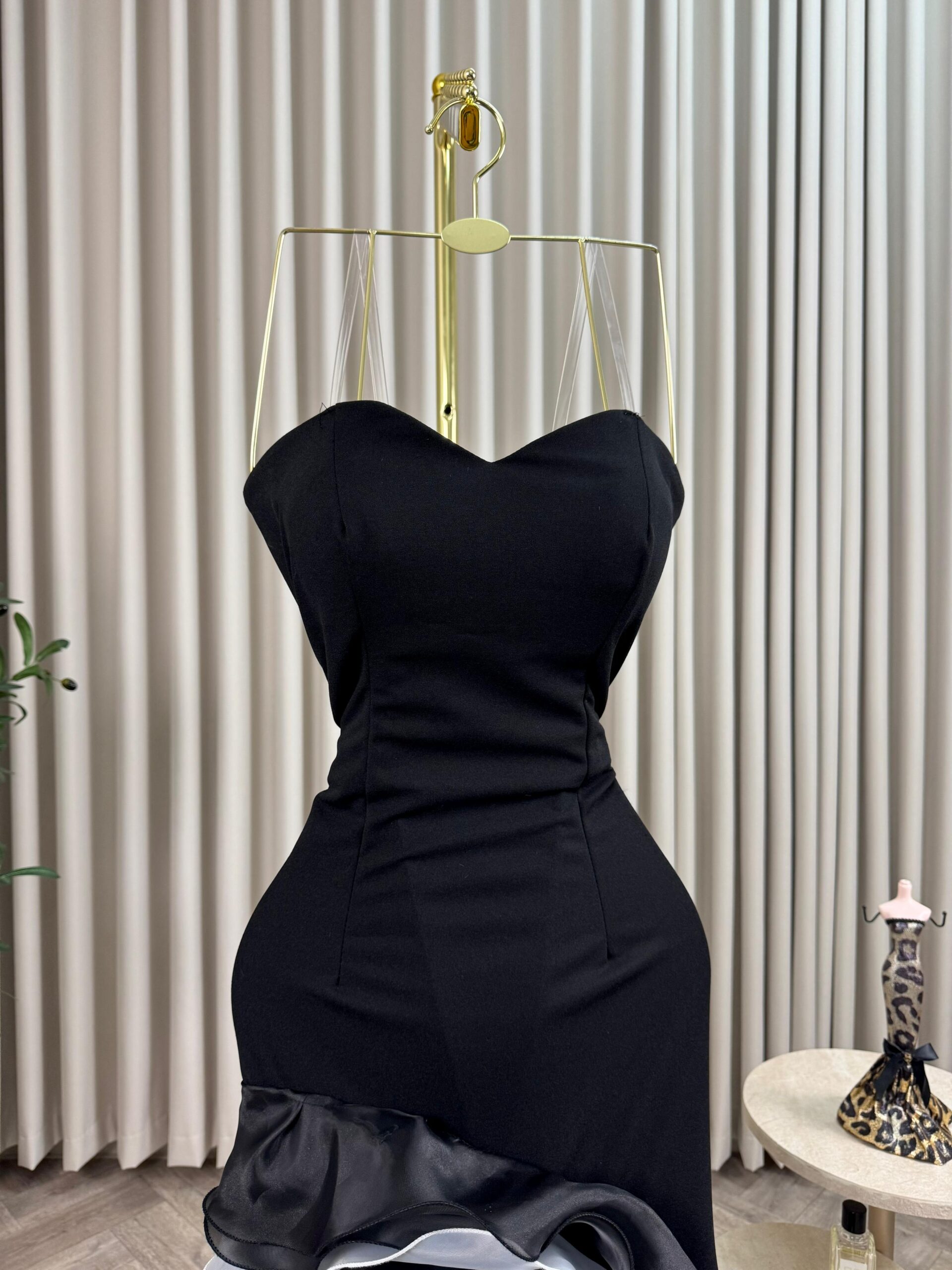 فستان مناسبة أسود طويل - الصورة 3