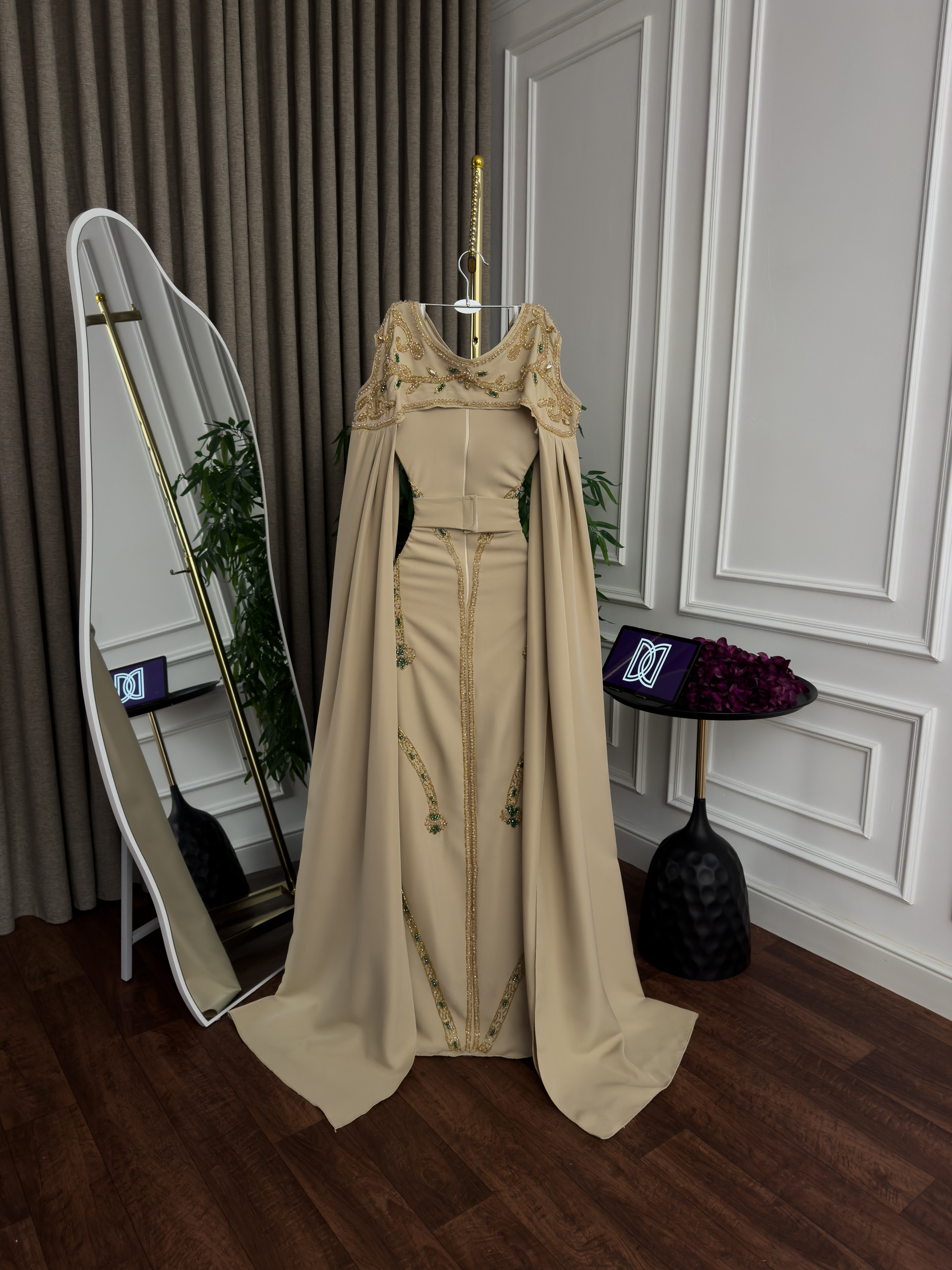 فستان سهرة لون بيج - الصورة 4