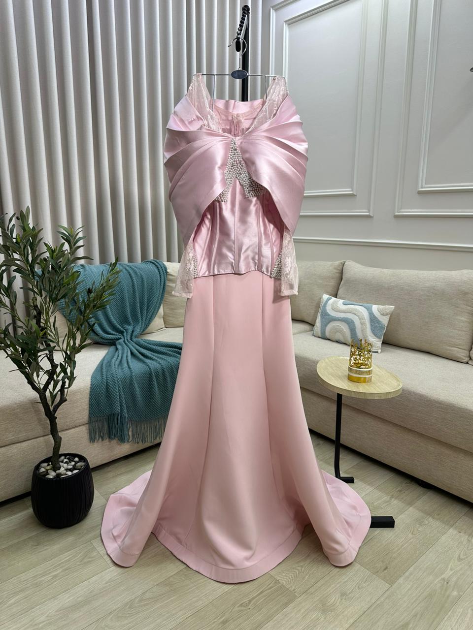 فستان سهرة بلون وردي - الصورة 4