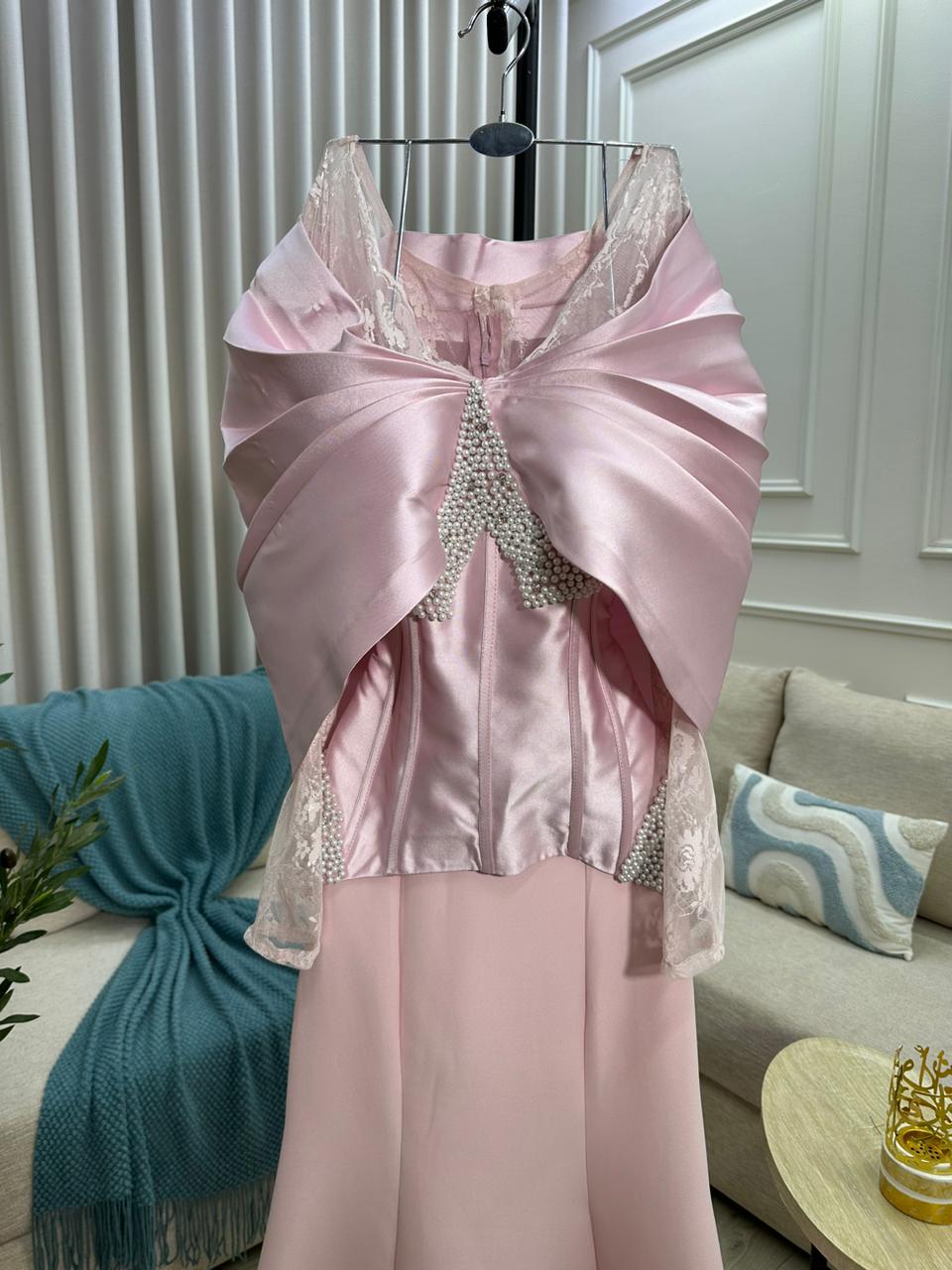 فستان سهرة بلون وردي - الصورة 5