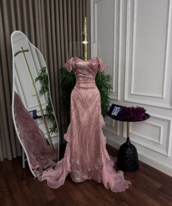 فساتين سهرة لون وردي