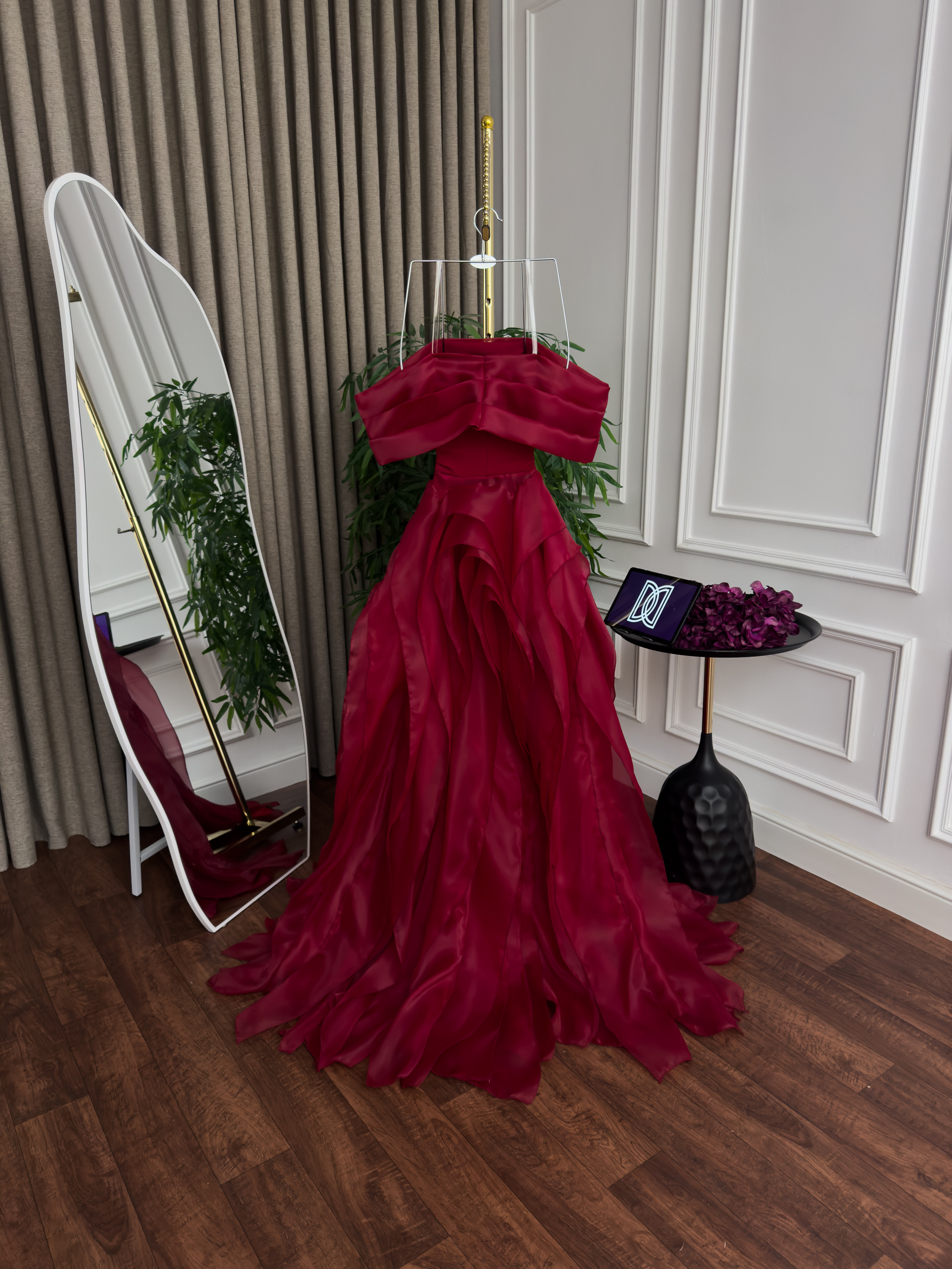 فستان سهرة لون أحمر - الصورة 4