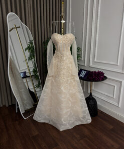 فستان سهرة لون بيج