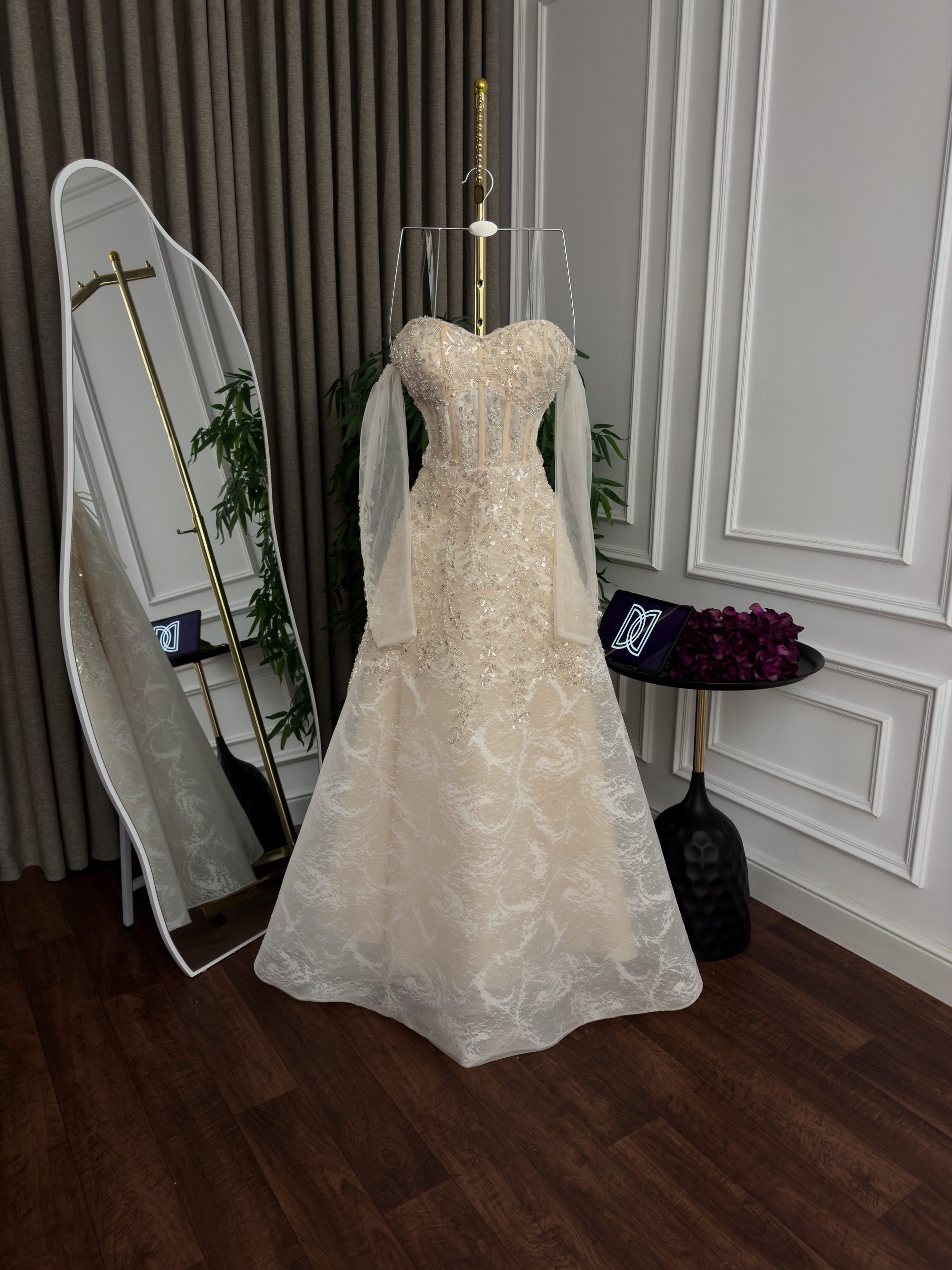 فستان سهرة لون بيج