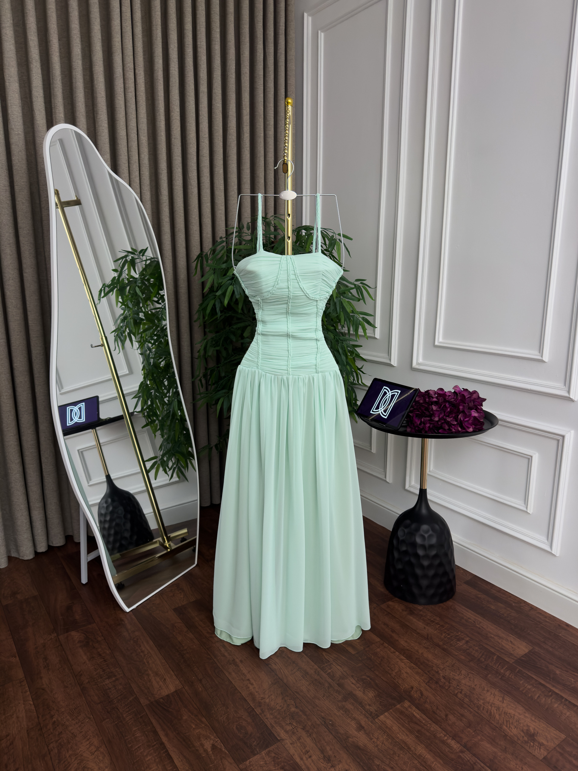 فستان سهرة ناعم