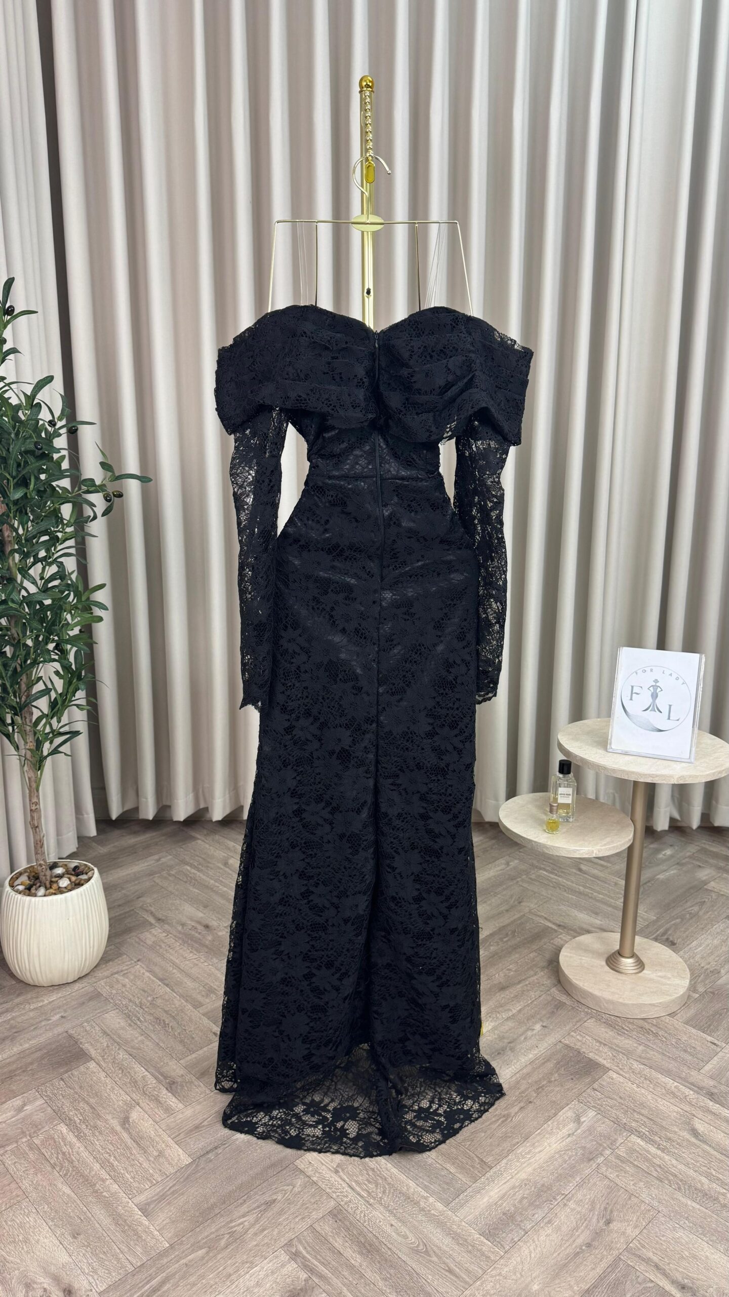 فستان سهرة أسود دانتيل - الصورة 6