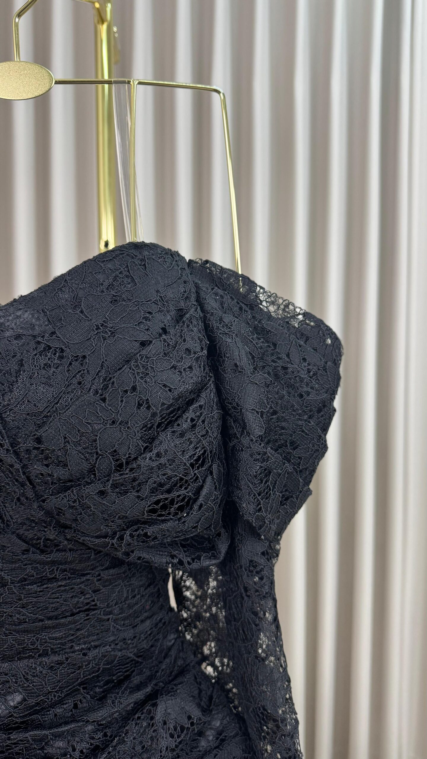 فستان سهرة أسود دانتيل - الصورة 4