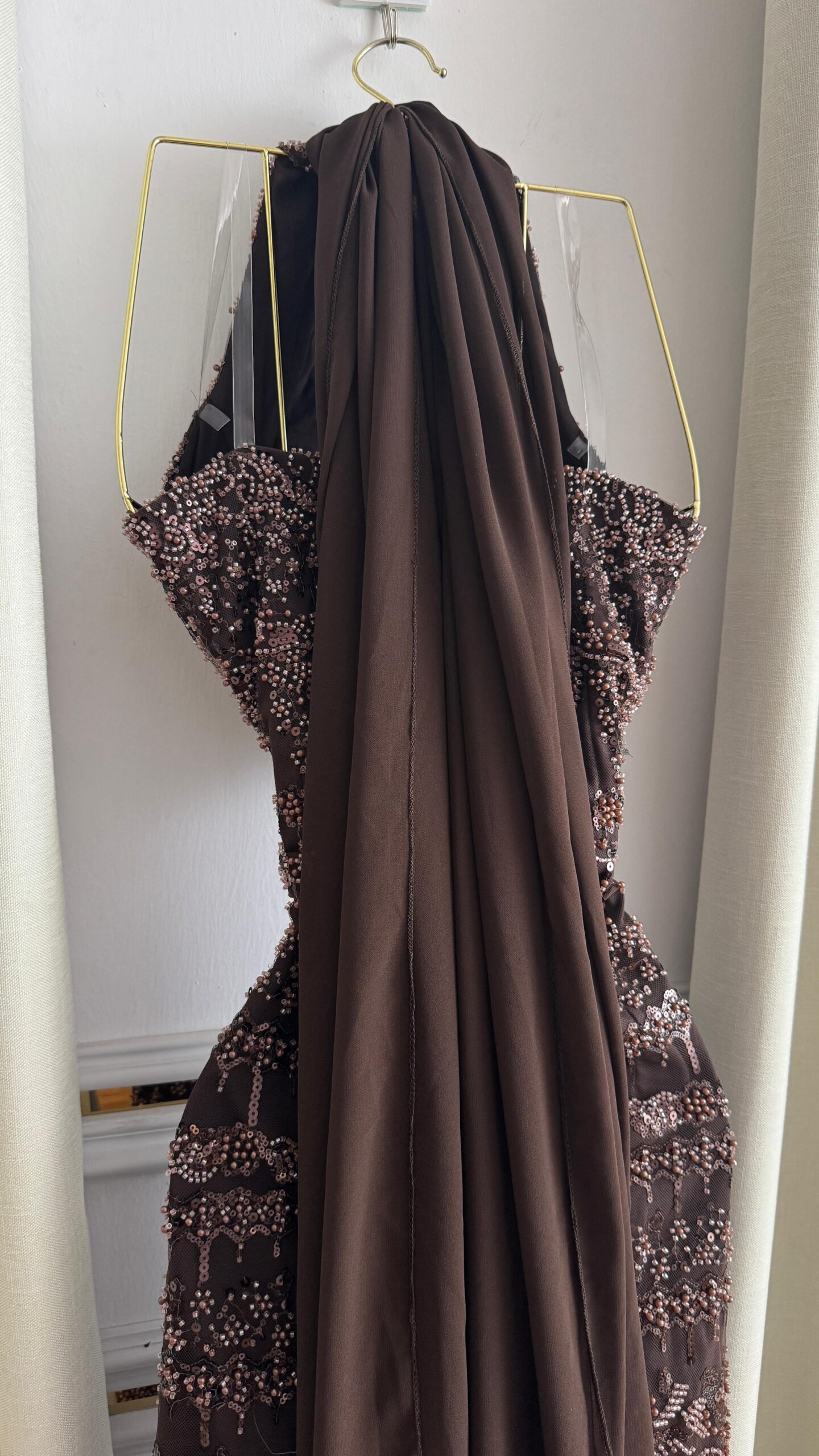 فستان سهرة بني مطرز - الصورة 6