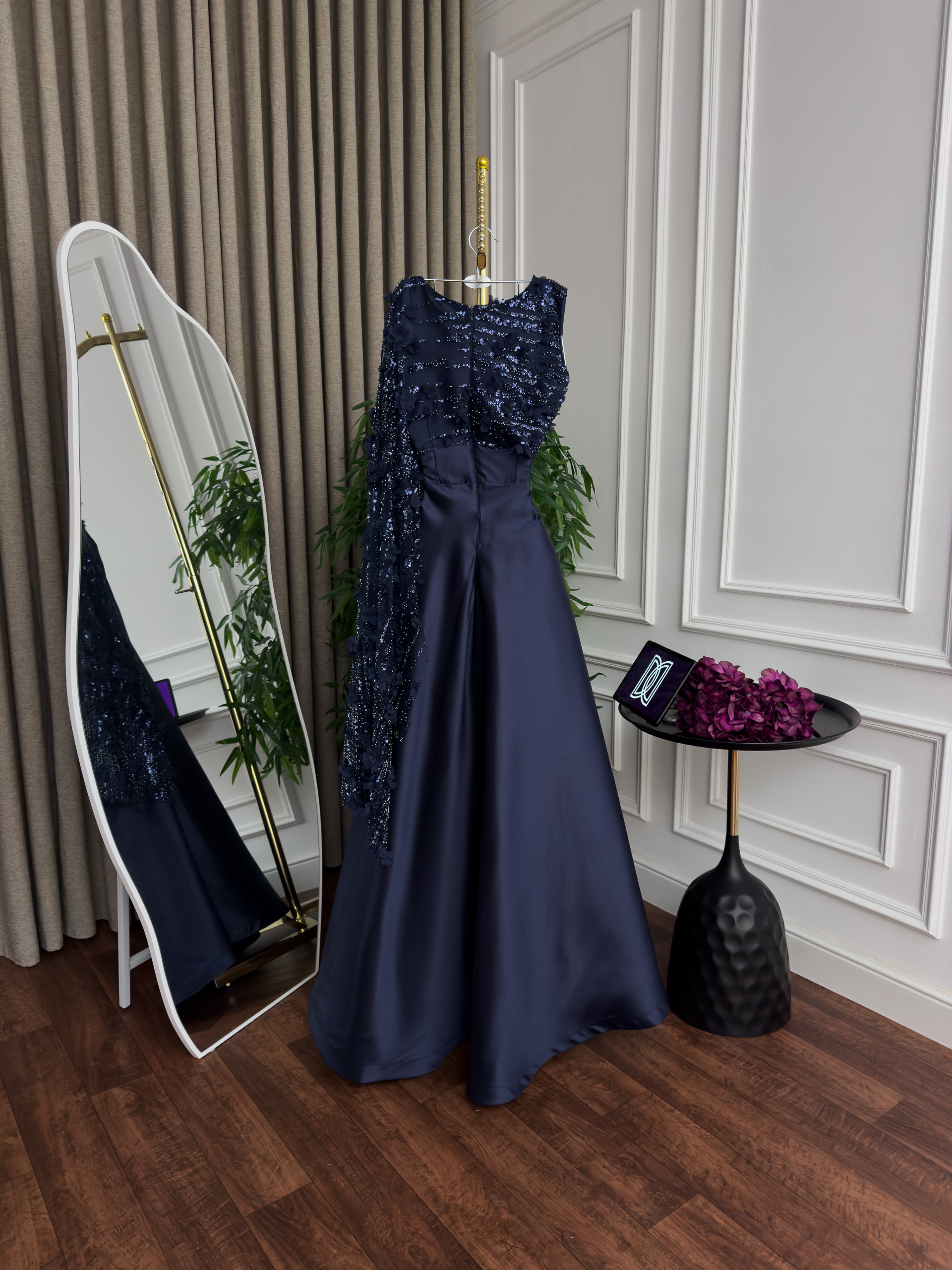 فستان سهرة لون كحلي - الصورة 4