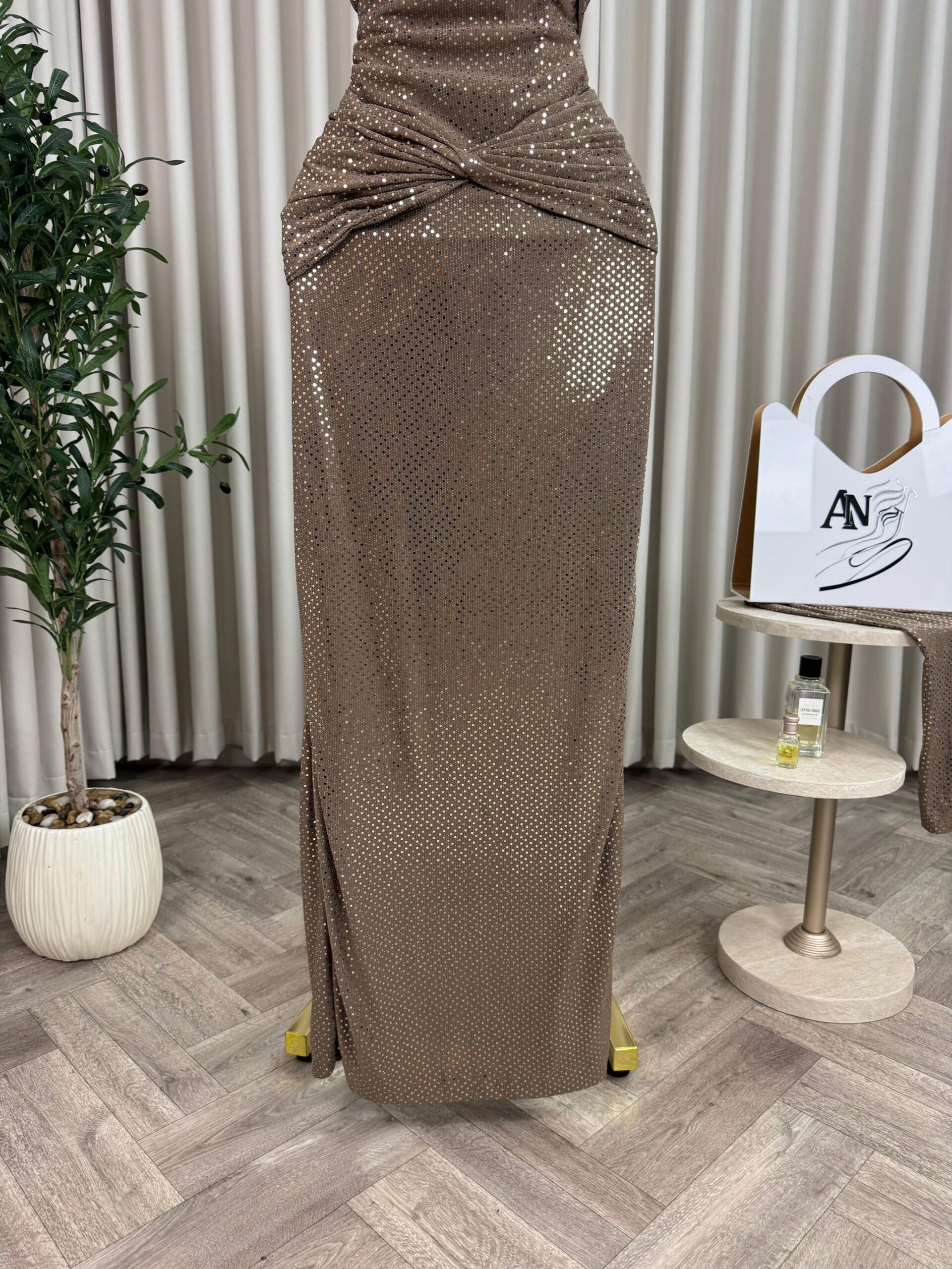 فستان سهرة لون بني - الصورة 4