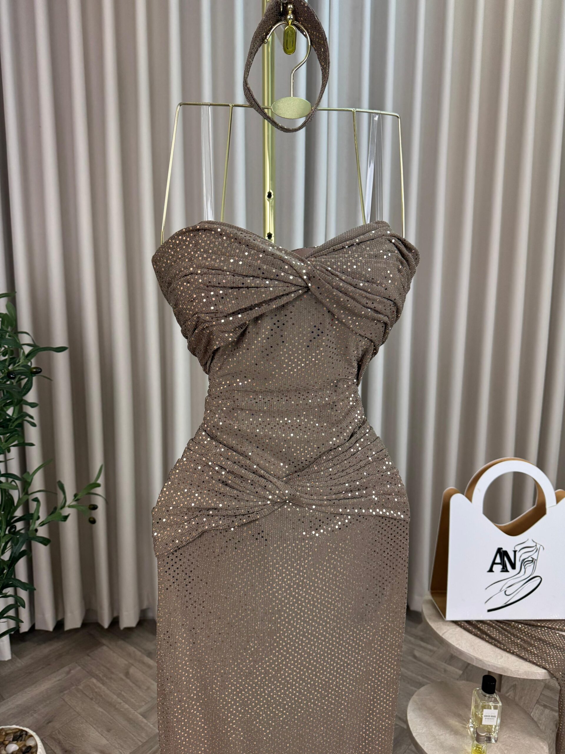 فستان سهرة لون بني - الصورة 5