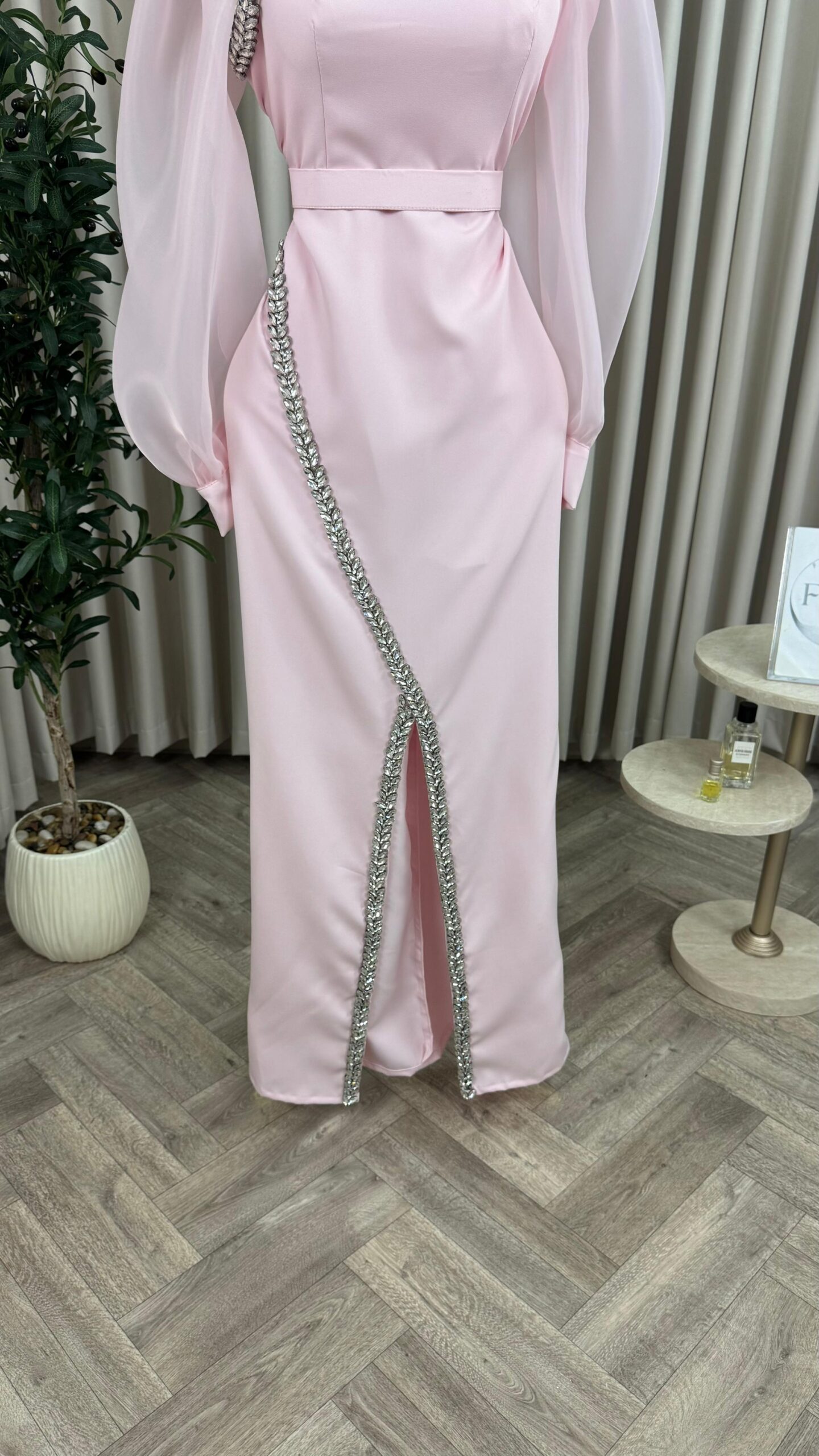 فستان سهرة بلون وردي - الصورة 4