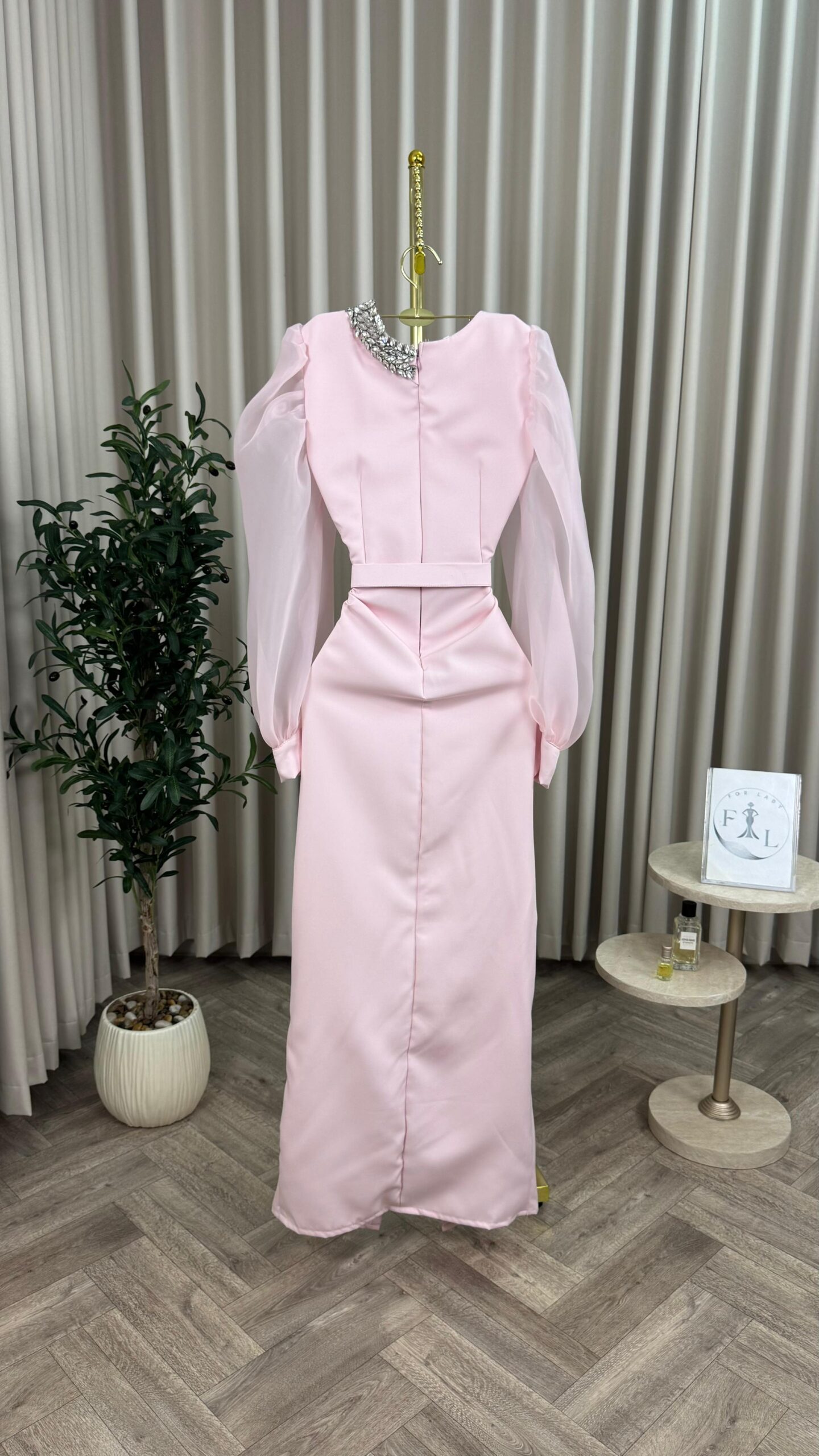 فستان سهرة بلون وردي - الصورة 2