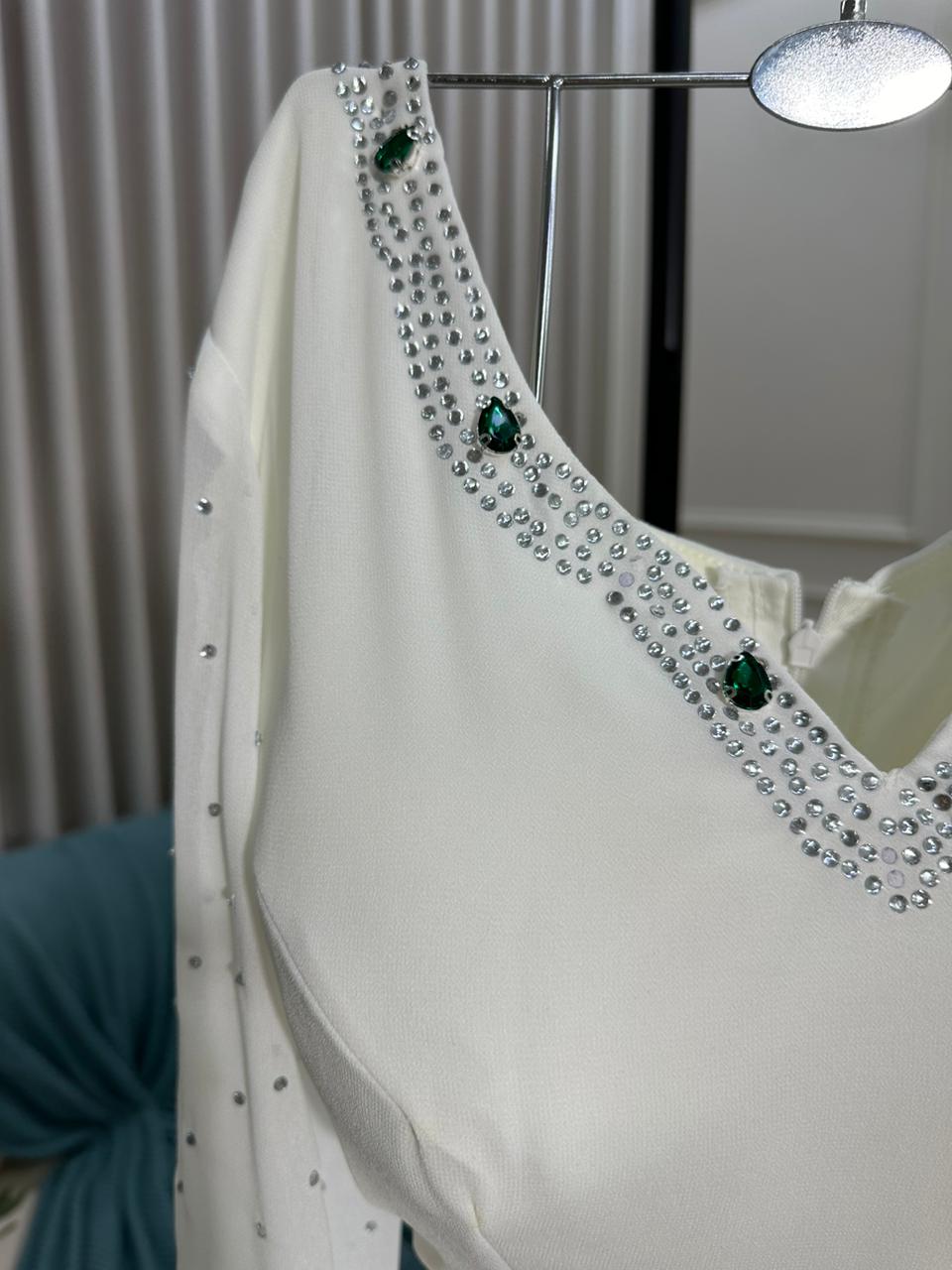 فستان سهرة لون أبيض - الصورة 3