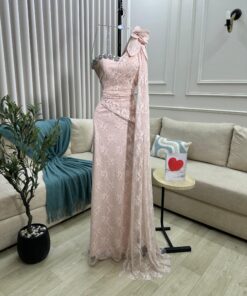 فساتين سهرة لون وردي