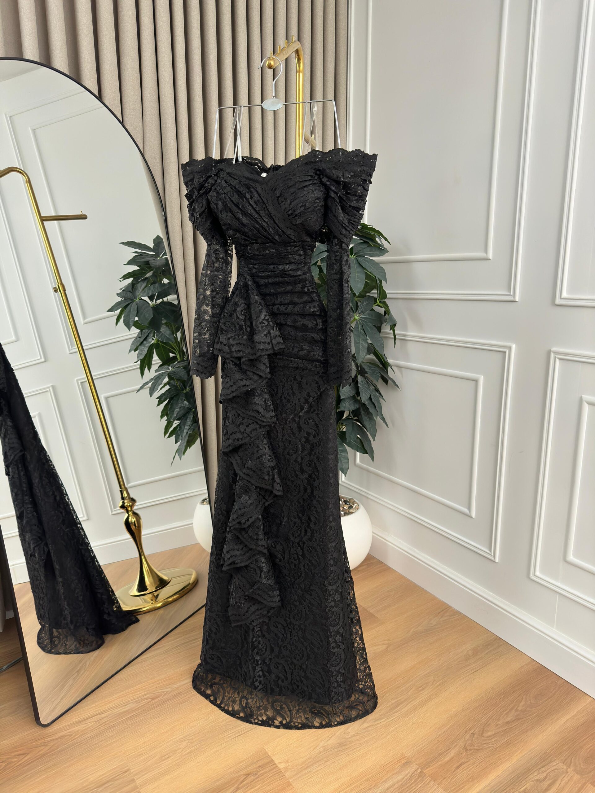 فستان سهرة أسود دانتيل - الصورة 2