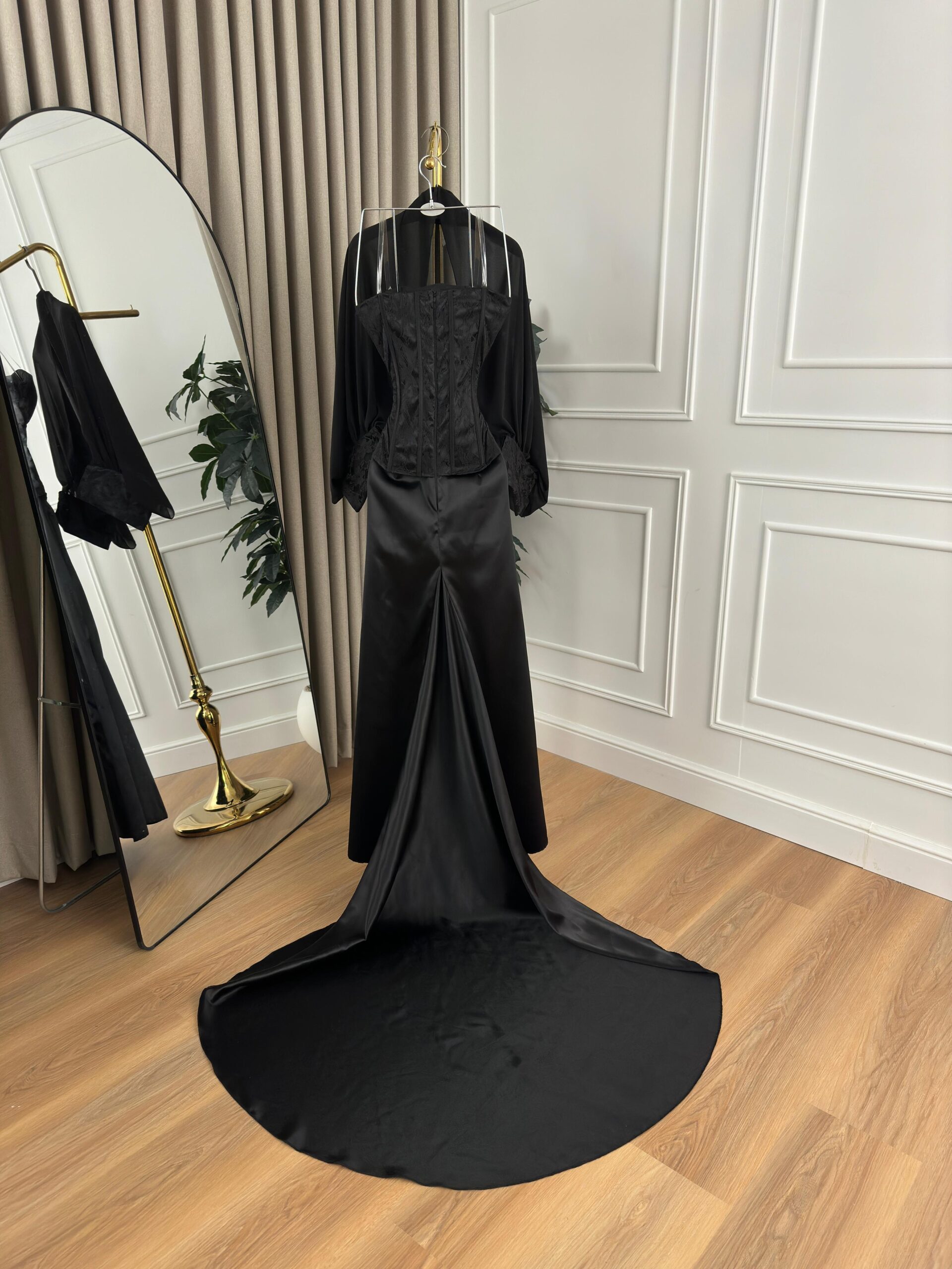 فستان سهرة لون اسود - الصورة 4