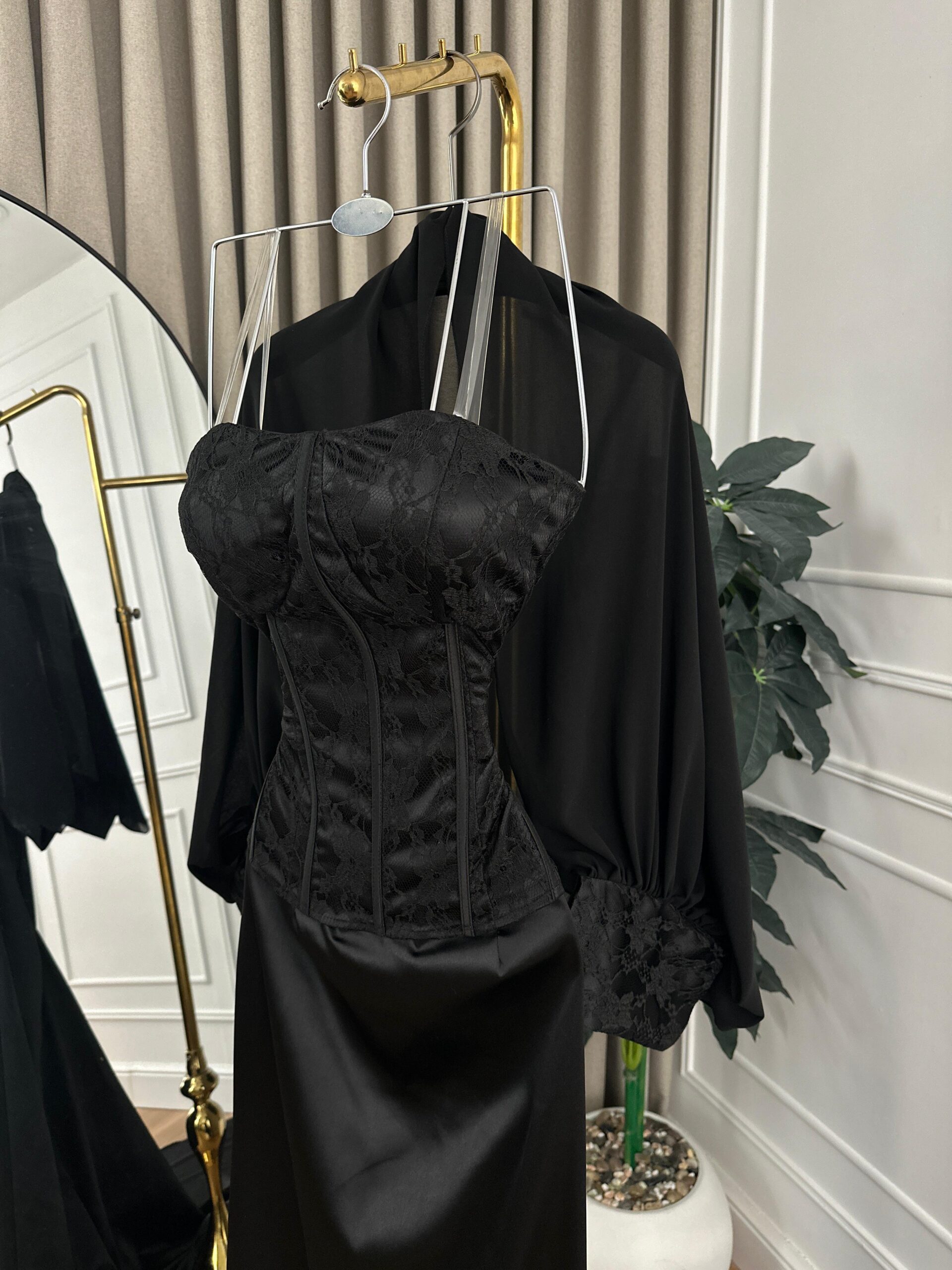 فستان سهرة لون اسود - الصورة 3