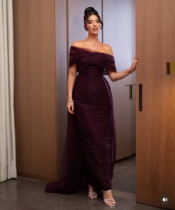 فستان سهرة برغندي من متجر روزيتا – أناقة ملكية ولمسة فاخرة