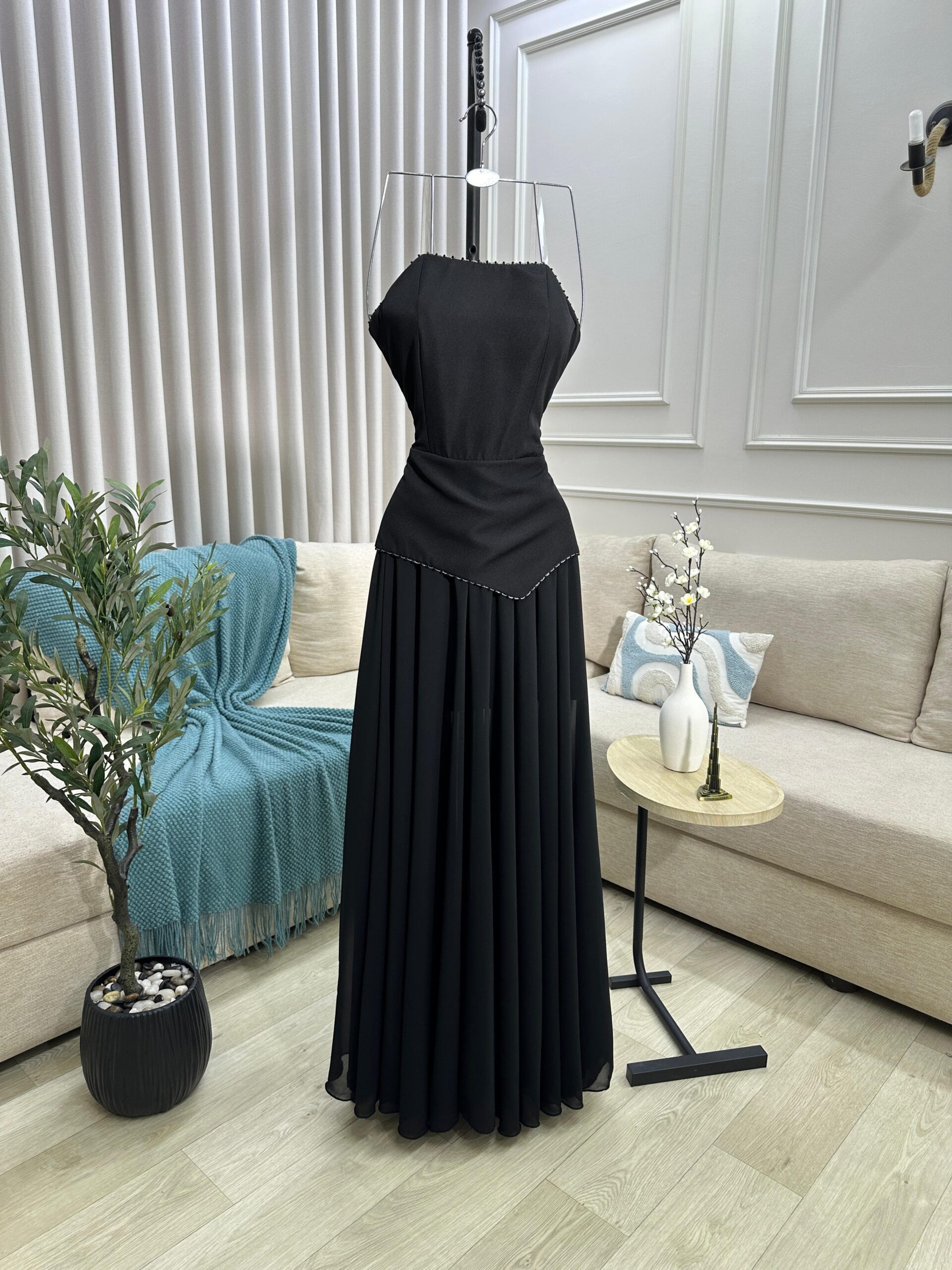 فستان سهرة أسود طويل - الصورة 2