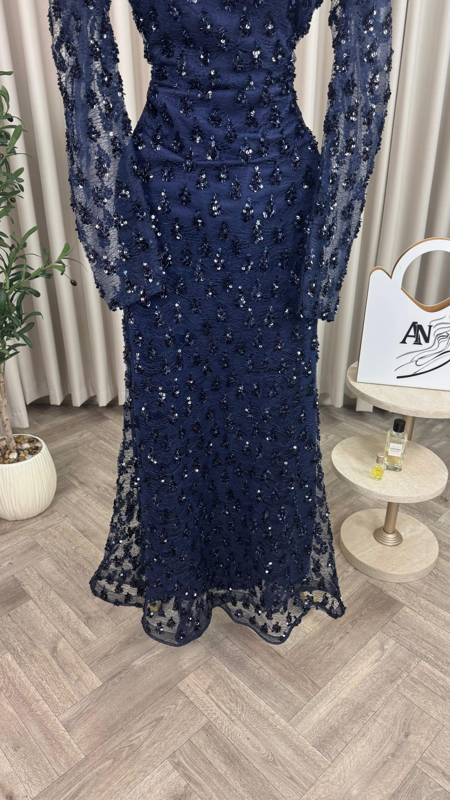 فستان سهرة لون أزرق داكن - الصورة 7