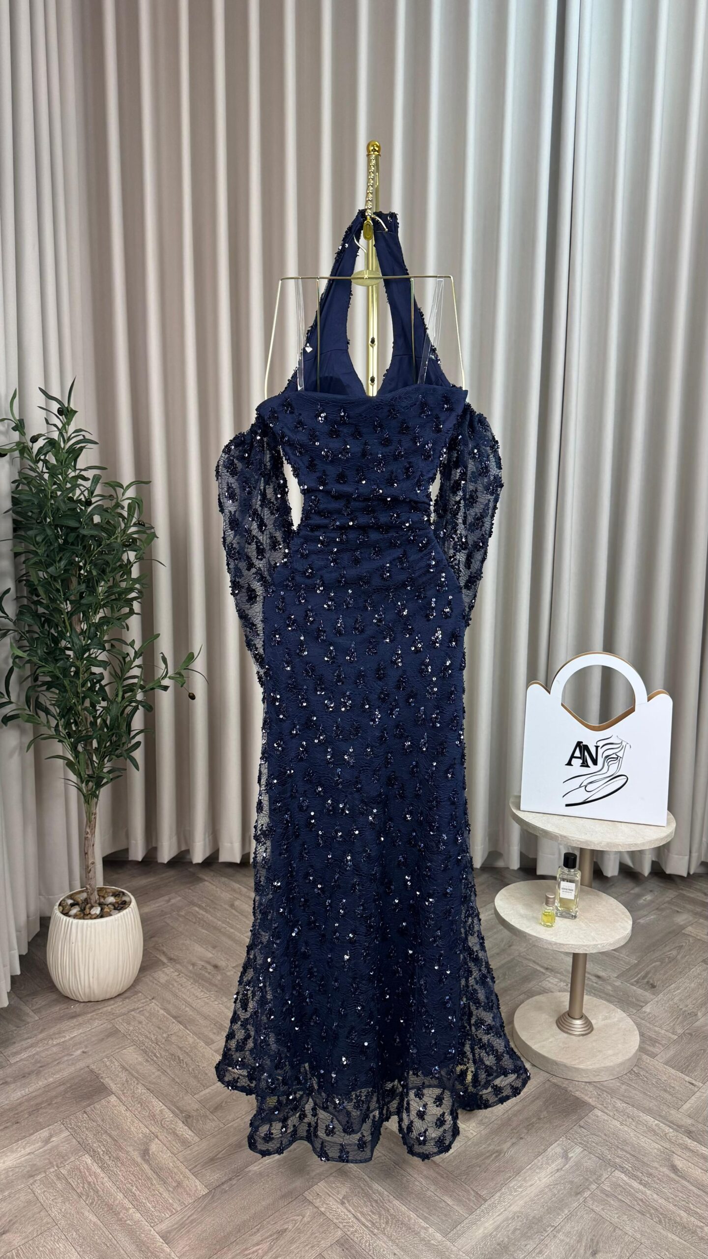 فستان سهرة لون أزرق داكن - الصورة 6