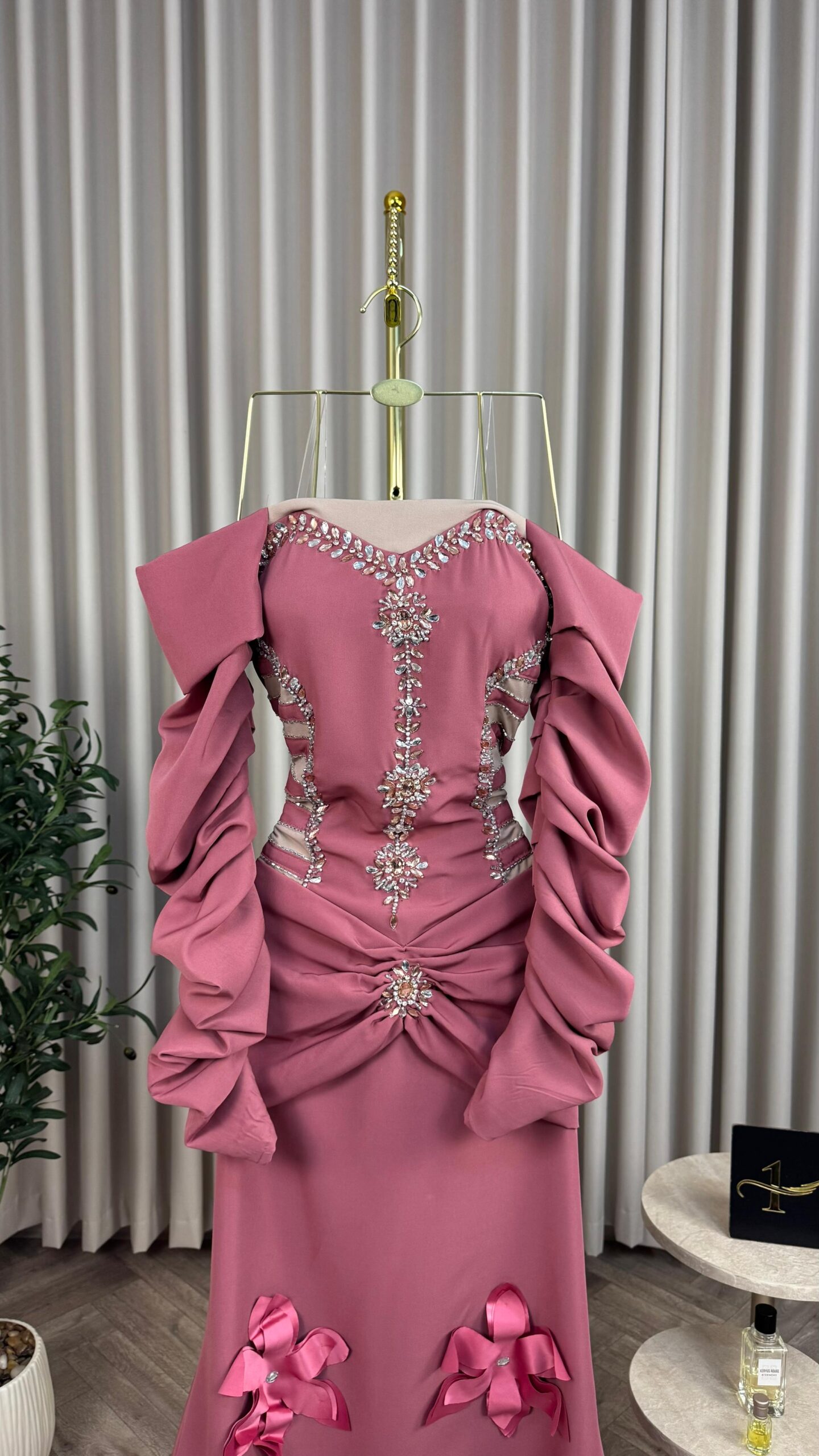 فستان سهرة لون وردي - الصورة 3