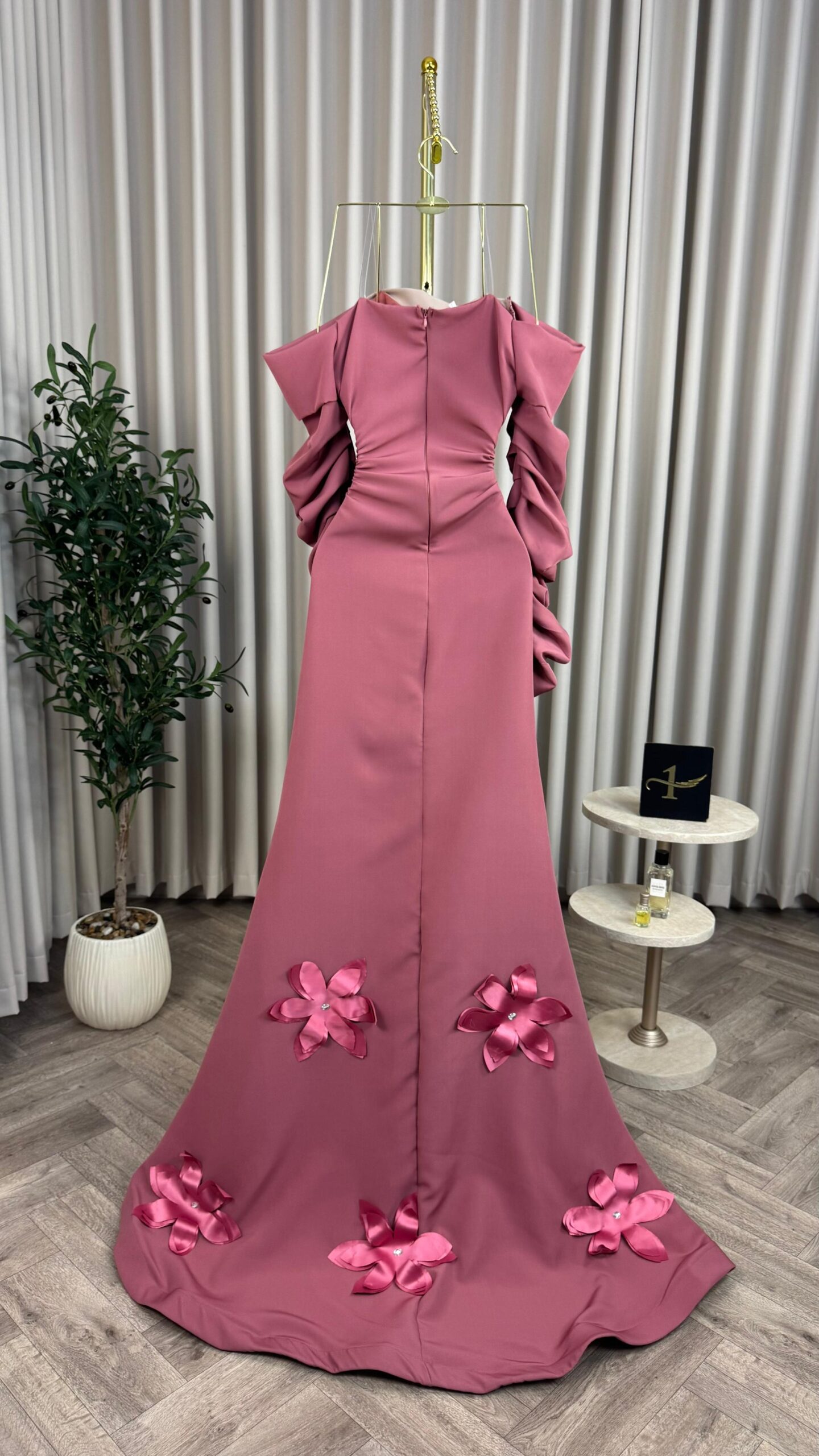 فستان سهرة لون وردي - الصورة 4