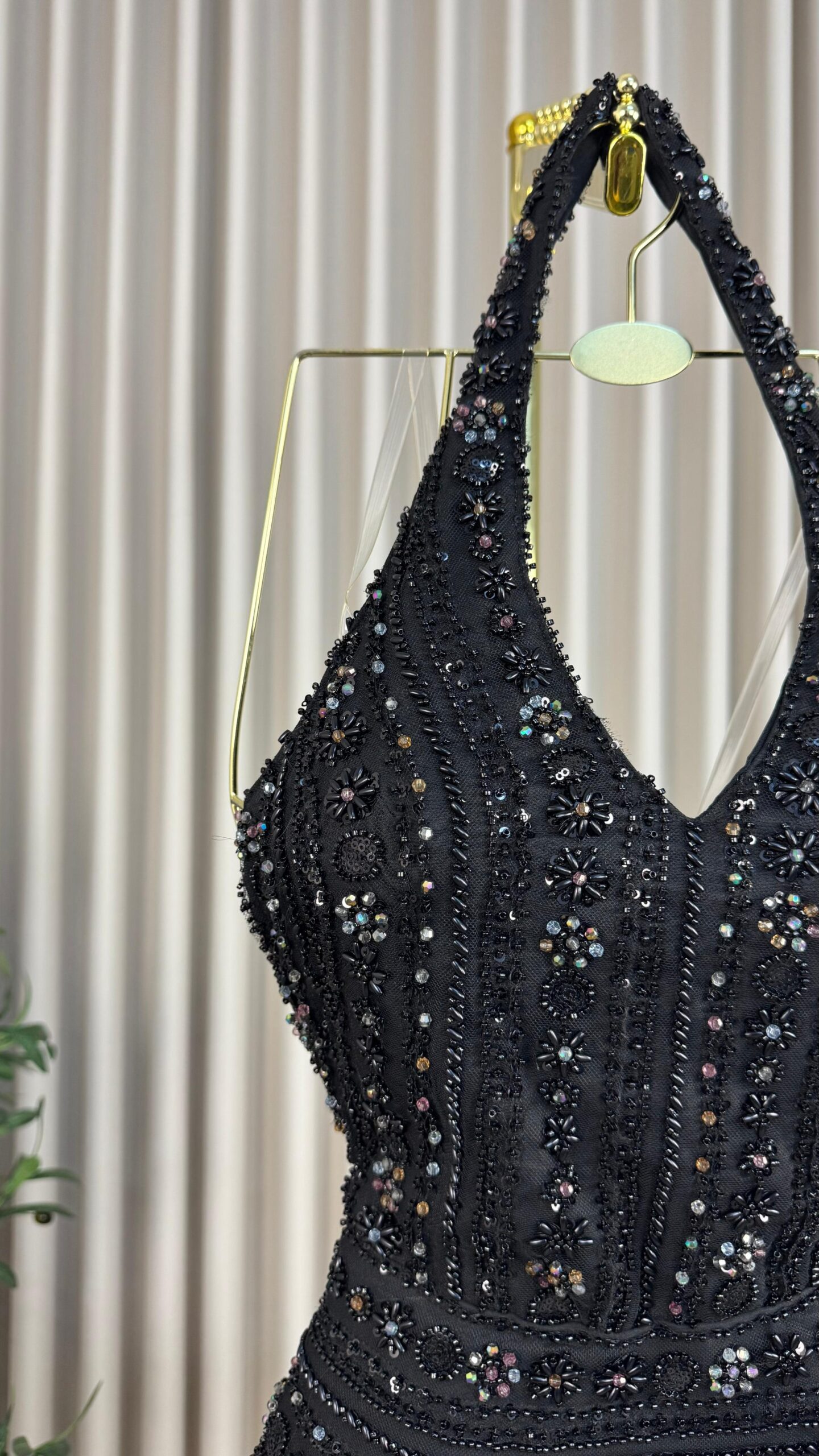 فستان سهرة بلون الاسود - الصورة 5