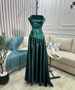 Alternative view of فستان سهرة مخمل طويل