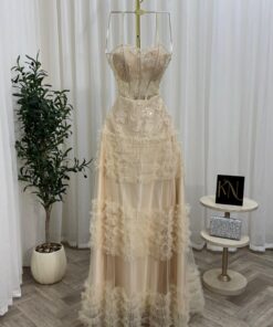 Alternative view of فستان بيج فاخر مع تطريزات لؤلؤية ونقوش زهرية