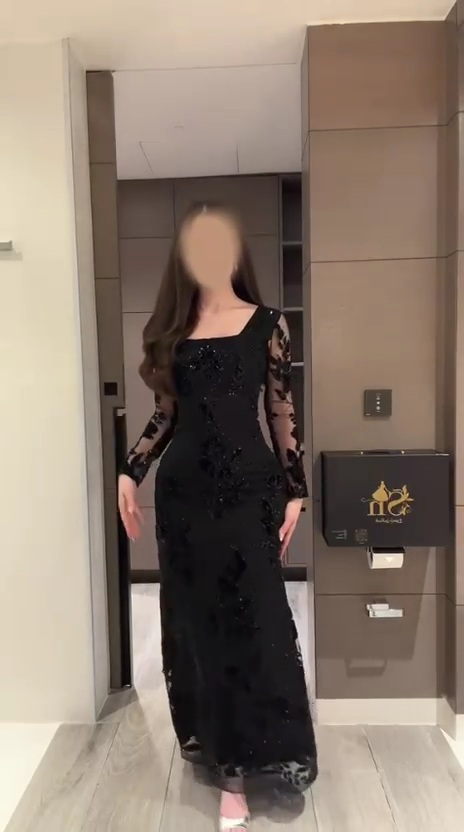 فستان سهرة أسود مطرز - الصورة 2