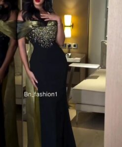 فستان سهرة أسود بذيل طويل