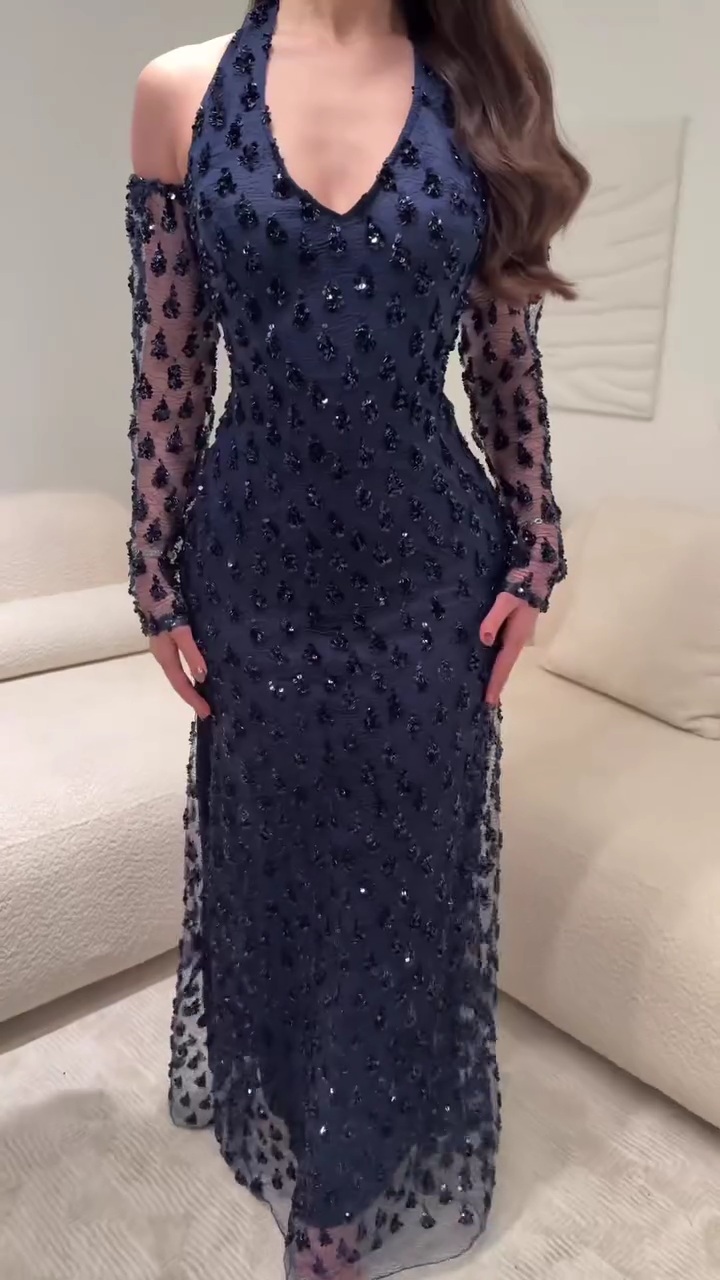 فستان سهرة لون أزرق داكن - الصورة 2